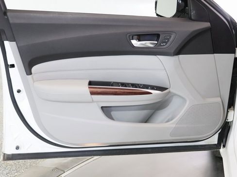 Certified 2017 Acura TLX V6 w/ Technology Package image 11