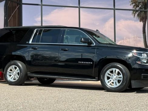 Used 2020 Chevrolet Suburban LT AWD/4WD image 16