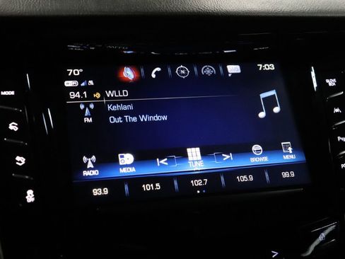 Used 2020 Cadillac Escalade ESV Premium Luxury image 14