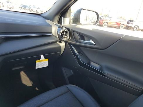 New 2026 Chevrolet Equinox LT w/ Convenience Package II image 8