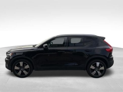 Used 2020 Volvo XC40 T5 Momentum w/ Protection Package Premier AWD/4WD image 3