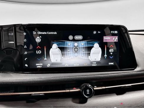 Used 2023 Nissan Ariya FWD image 13