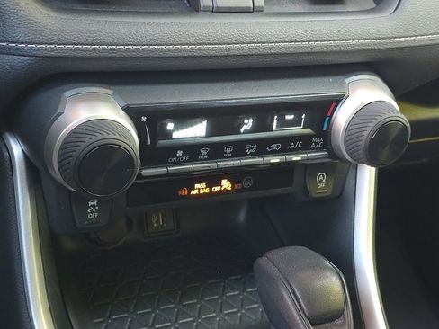 Used 2023 Toyota RAV4 LE image 22