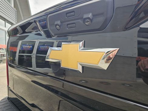 Used 2022 Chevrolet Silverado 2500 High Country w/ Z71 Off-Road Package image 15