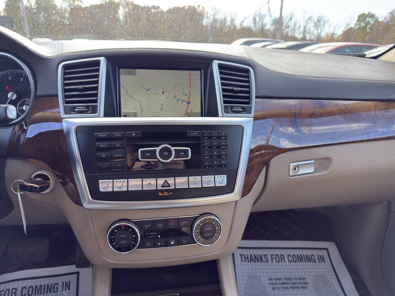 Used 2014 Mercedes-Benz GL 550 4MATIC w/ Driver Assistance Package image 11