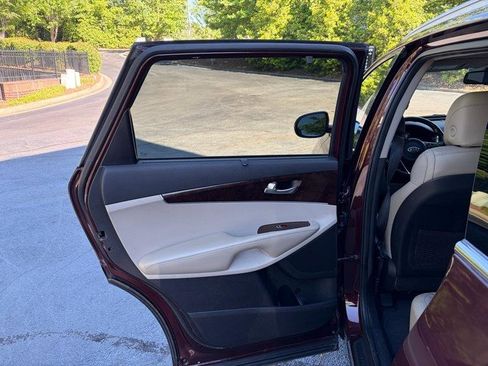 Used 2017 Kia Sorento EX AWD/4WD image 29