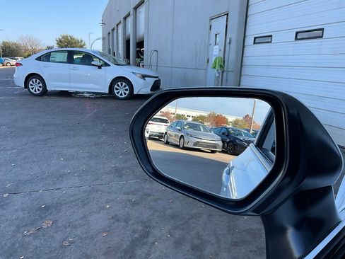 Used 2025 Toyota Camry LE image 18