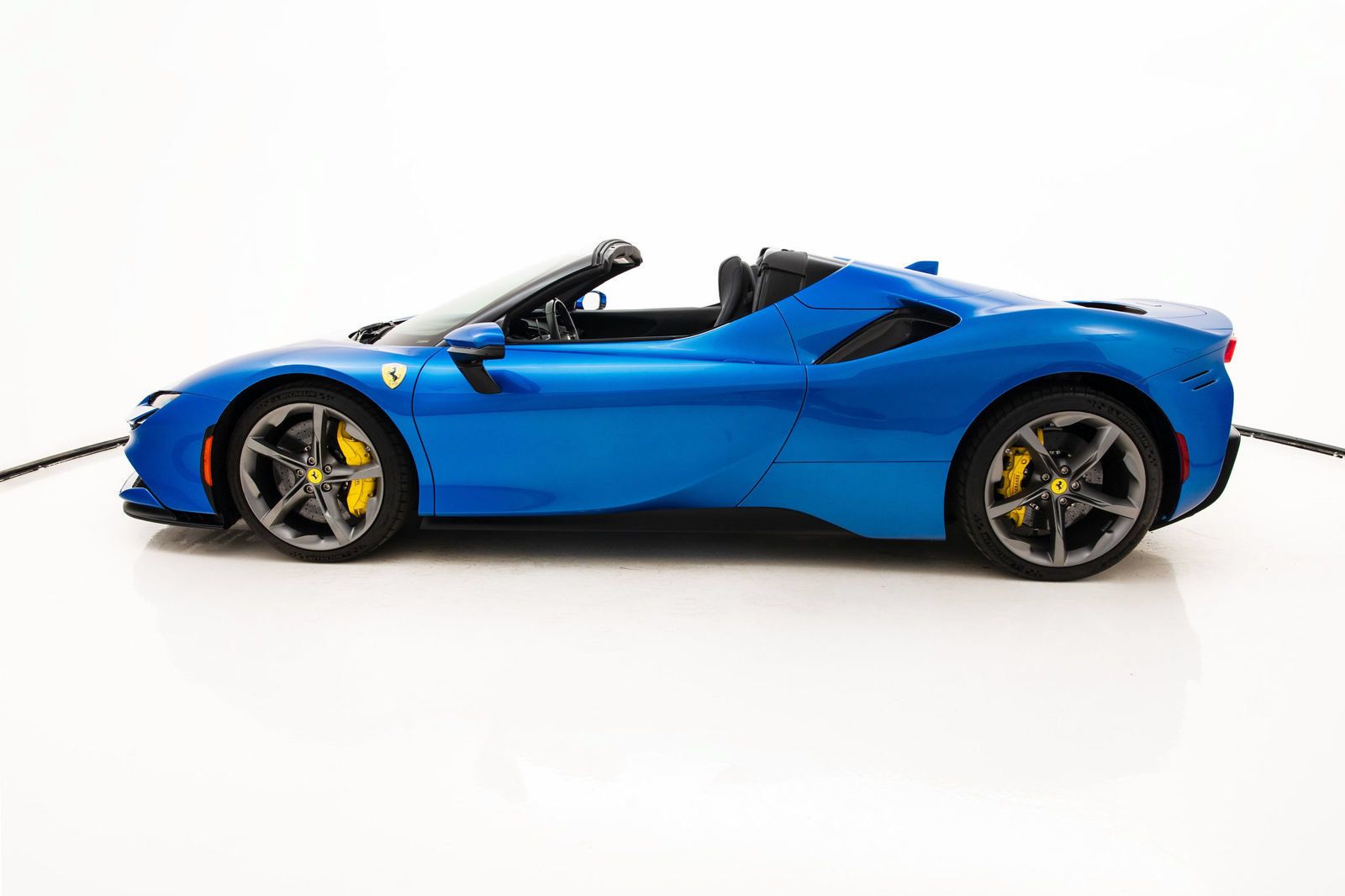 Certified 2023 Ferrari SF90 Spider AWD/4WD image 8