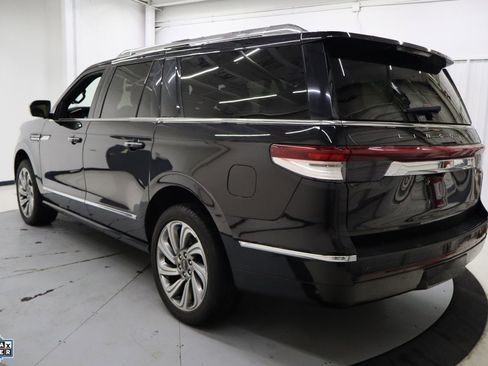 Used 2022 Lincoln Navigator L Reserve image 6