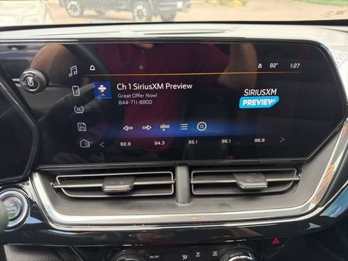 Used 2024 Chevrolet Trax RS w/ Sunroof Package FWD image 19