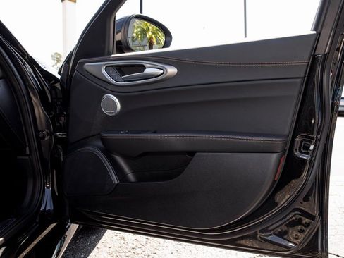 New 2025 Alfa Romeo Giulia w/ Driving Assist Package image 39