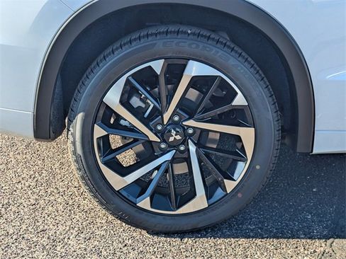New 2025 Mitsubishi Outlander SEL image 5