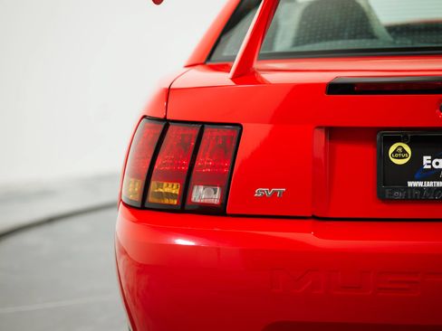 Used 2000 Ford Mustang Cobra RWD image 40