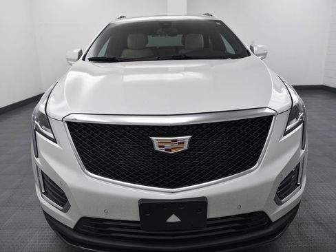 Used 2023 Cadillac XT5 Sportv image 2