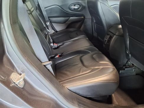 Used 2019 Jeep Cherokee Limited AWD/4WD image 11
