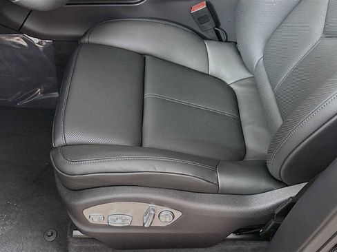 New 2026 Porsche Macan Turbo image 15