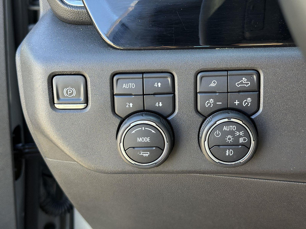 Used 2024 Chevrolet Silverado 1500 LTZ AWD/4WD image 17
