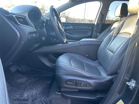 Used 2020 Buick Enclave Premium w/ Sun and Sites Package image 9