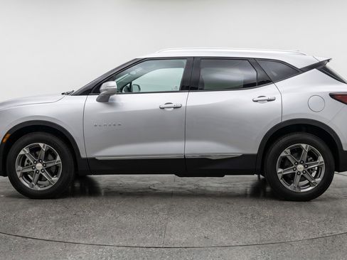 Used 2025 Chevrolet Blazer LT FWD image 5