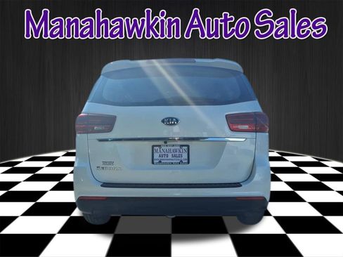Used 2019 Kia Sedona L image 3