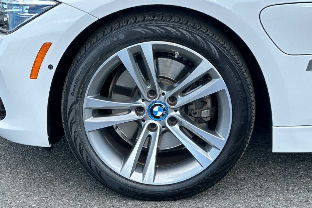 Used 2017 BMW 330e RWD image 32