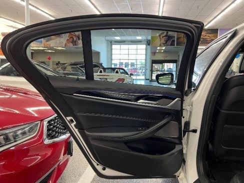 Used 2018 BMW M550i xDrive AWD/4WD image 29