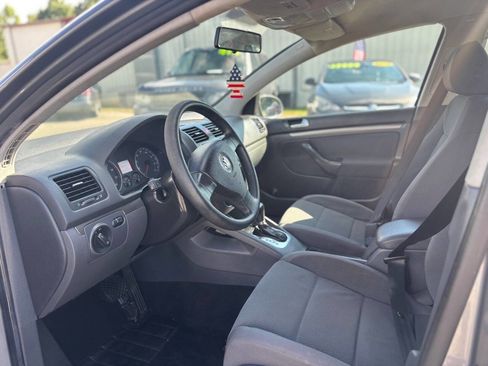 Used 2007 Volkswagen Rabbit 4-Door image 10