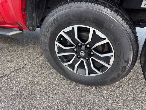 Used 2023 Toyota Tacoma TRD Sport w/ TRD Premium Sport Package AWD/4WD image 9