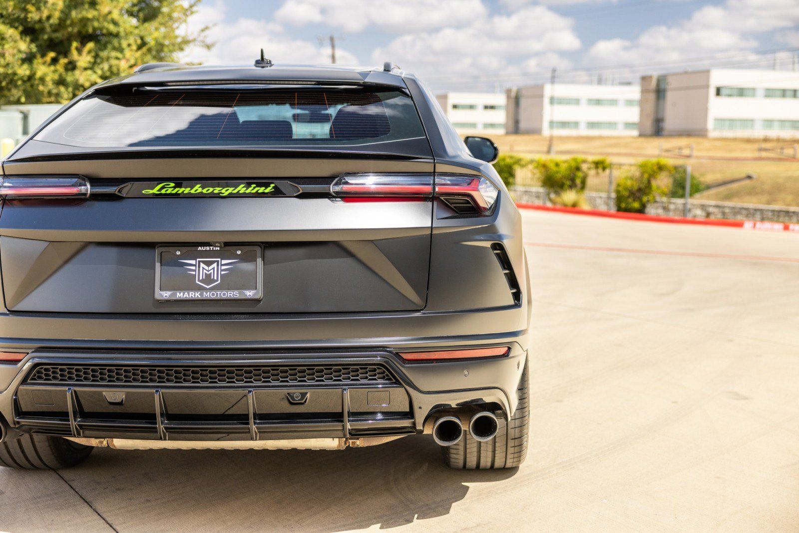 Used 2022 Lamborghini Urus AWD/4WD image 12