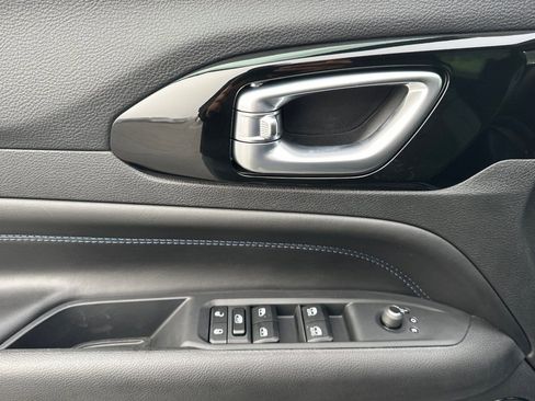 New 2026 Jeep Compass Latitude image 11