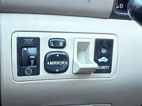 Used 2005 Toyota Corolla S image 22