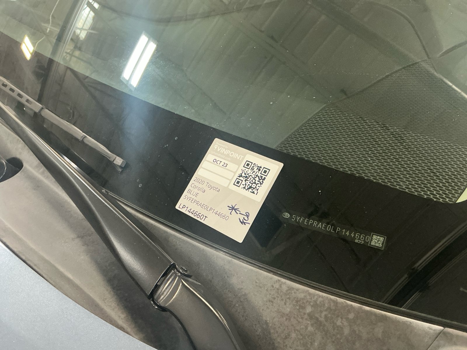 Used 2020 Toyota Corolla LE w/ Carpet Mat Package (TMS) FWD image 24
