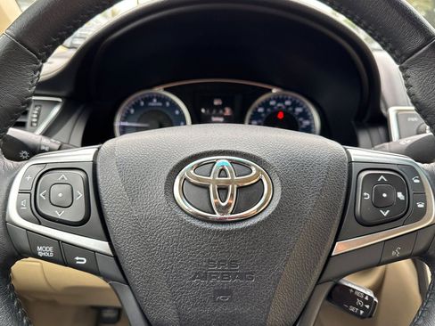 Used 2017 Toyota Camry XLE w/ Convenience Package FWD image 24