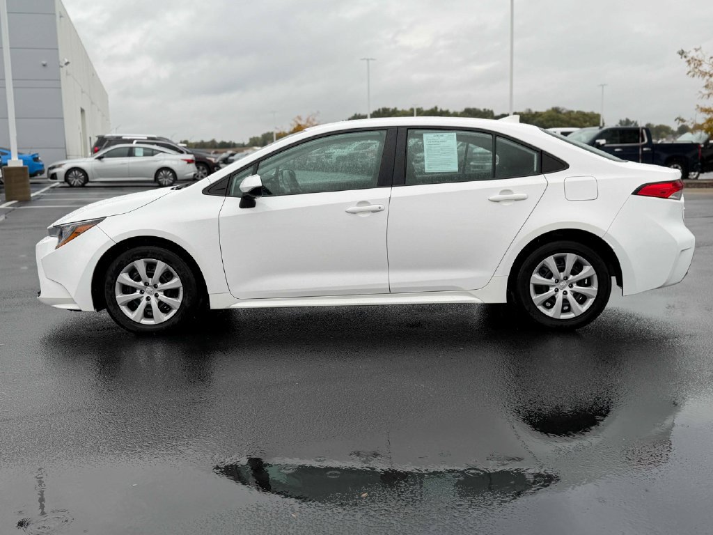 Used 2024 Toyota Corolla LE FWD image 11