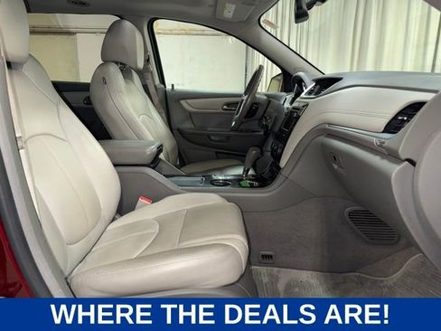 Used 2017 Chevrolet Traverse LT AWD/4WD image 25
