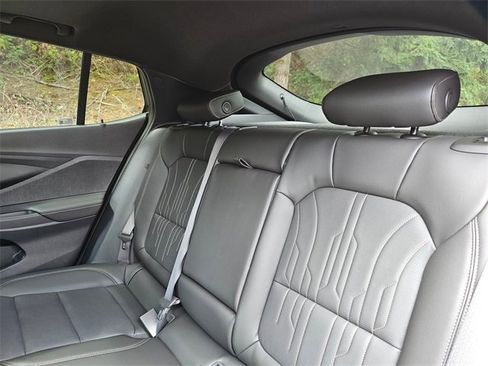 New 2025 Buick Envista Avenir image 17