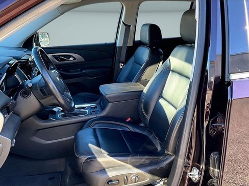 Used 2021 Chevrolet Traverse LT image 20
