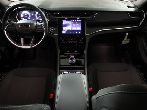 New 2026 Jeep Grand Cherokee Laredo AWD/4WD image 15