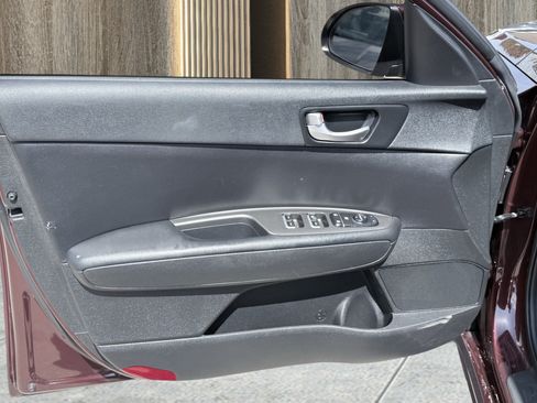 Used 2020 Kia Optima LX FWD image 17