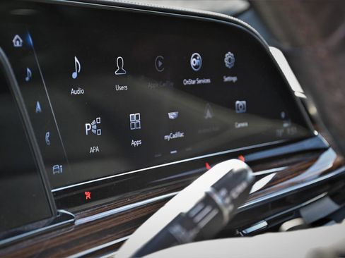 Used 2023 Cadillac Escalade Premium Luxury image 15