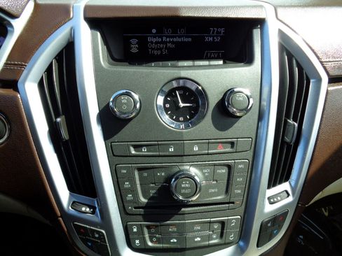 Used 2011 Cadillac SRX Luxury image 12
