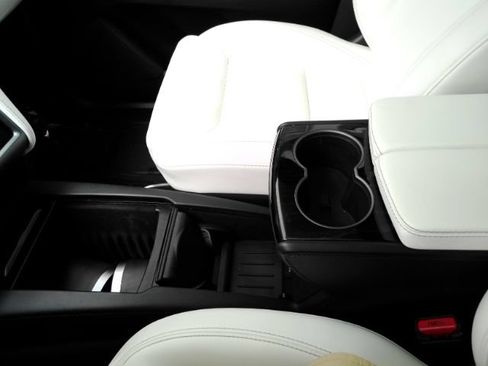 Used 2020 Tesla Model X AWD/4WD image 42