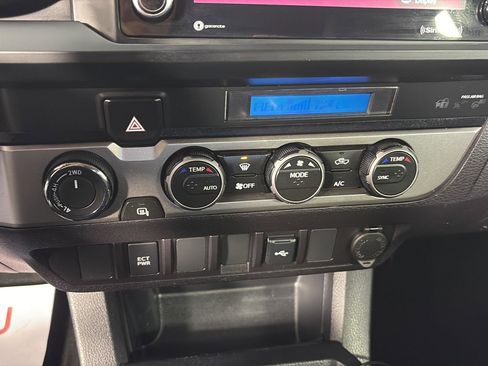 Used 2022 Toyota Tacoma SR AWD/4WD image 31