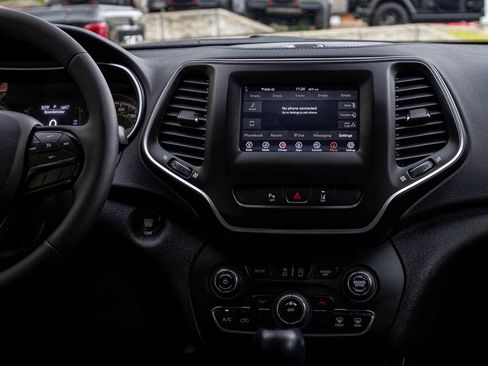 Used 2021 Jeep Cherokee Latitude Plus w/ Sun & Sound Group AWD/4WD image 20