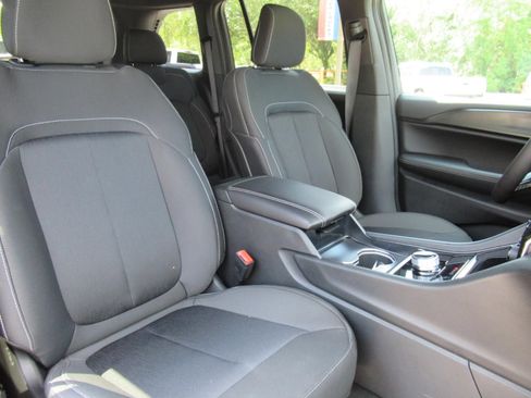 New 2026 Jeep Grand Cherokee Laredo w/ MOPAR Finishing Package RWD image 9