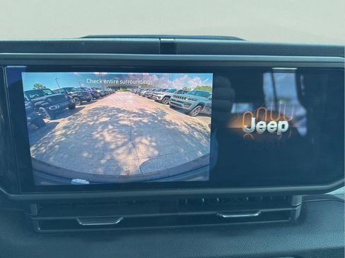 Used 2024 Jeep Wrangler Unlimited Sport AWD/4WD image 15