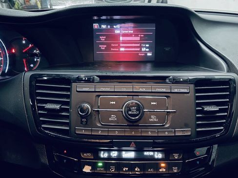 Used 2017 Honda Accord Sport image 33