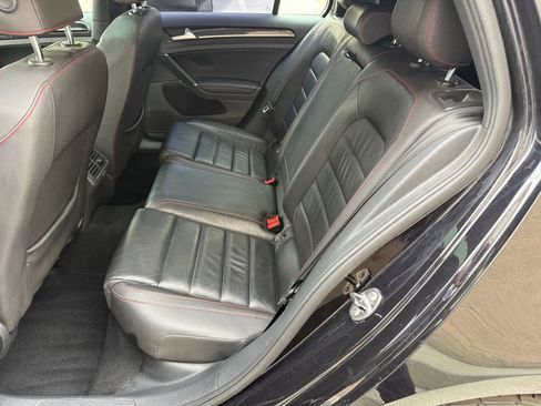 Used 2015 Volkswagen Golf 4-Door image 11