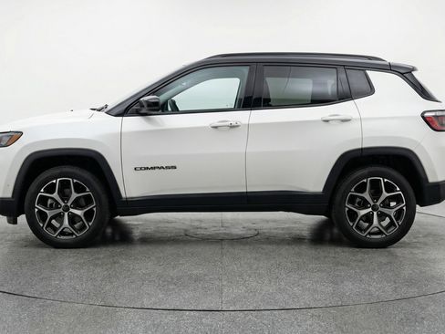 Used 2025 Jeep Compass Limited image 5
