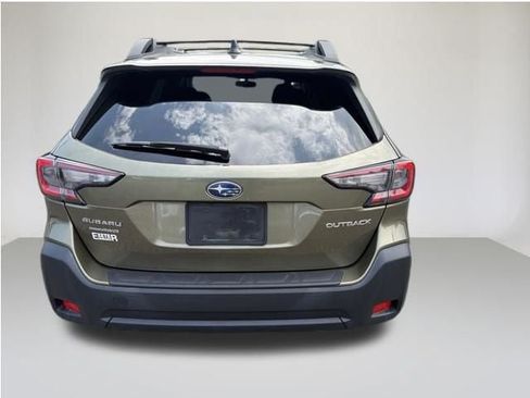 Used 2024 Subaru Outback Premium AWD/4WD image 10